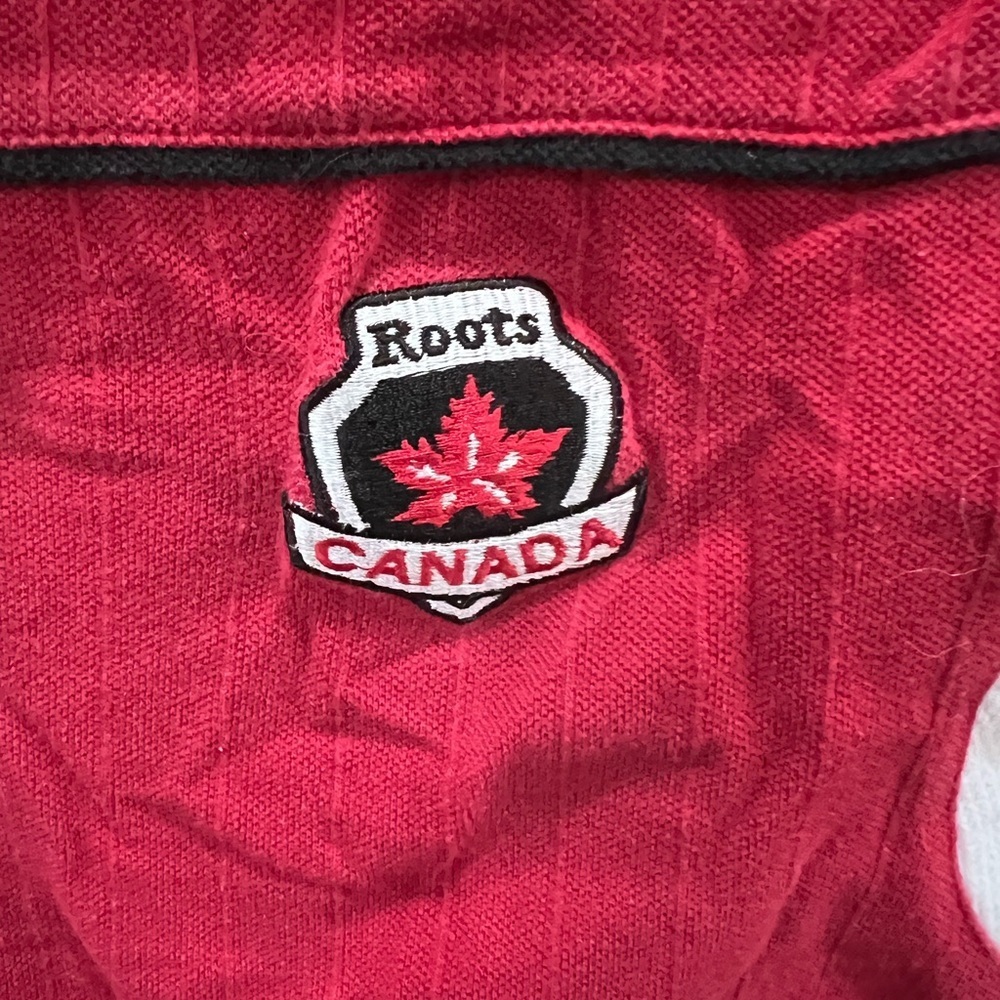 ❤️4/$20 Vintage Roots Kids Red Canada Jersey - Picture 2 of 4
